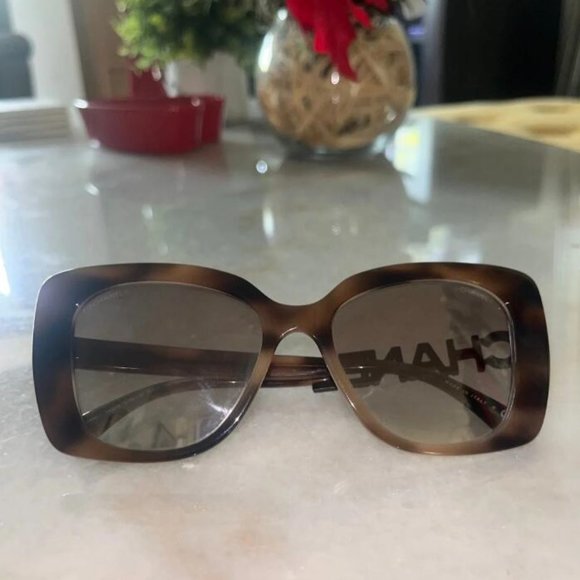 New Chanel CH 5422 B Sunglasses - Picture 7 of 8